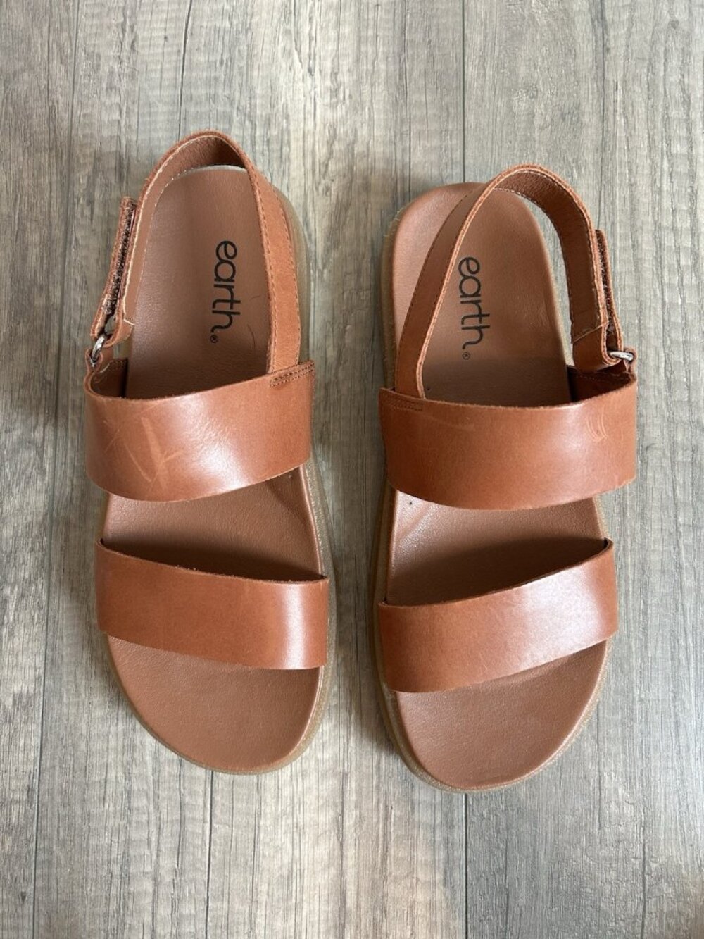 Earth Women's Leah Round Toe Strappy Casual Flat Sandals Brown 210 8M - Picture 3 of 16